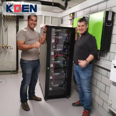Sistema di accumulo di energia solare da 20 kWh montato su rack in Israele